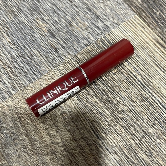 Clinique black honey lipstick - Picture 1 of 3